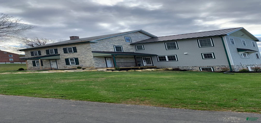 Gallery Image {{count}}