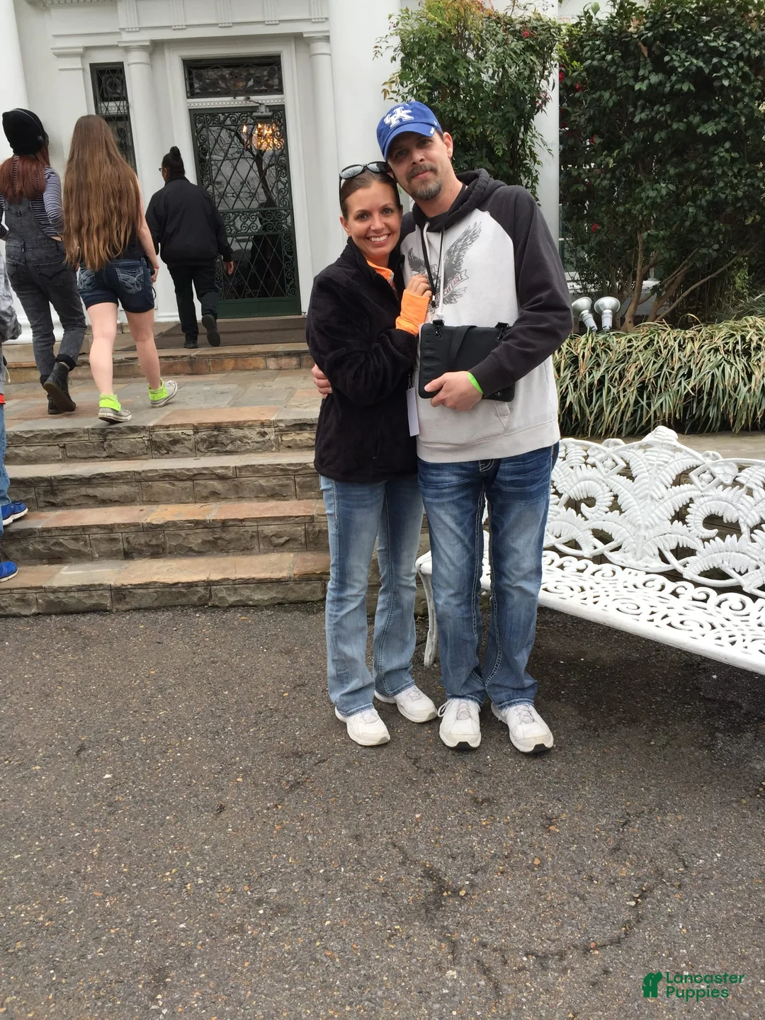 Gallery Image {{count}}